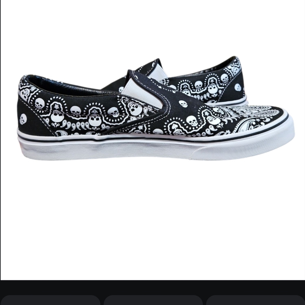 Vans Black and White Skull Bandana Slip-On Shoes - Picture 6 of 11